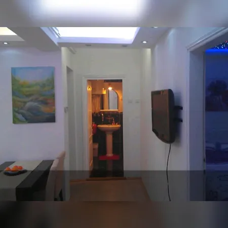 Penthouse Apartment *